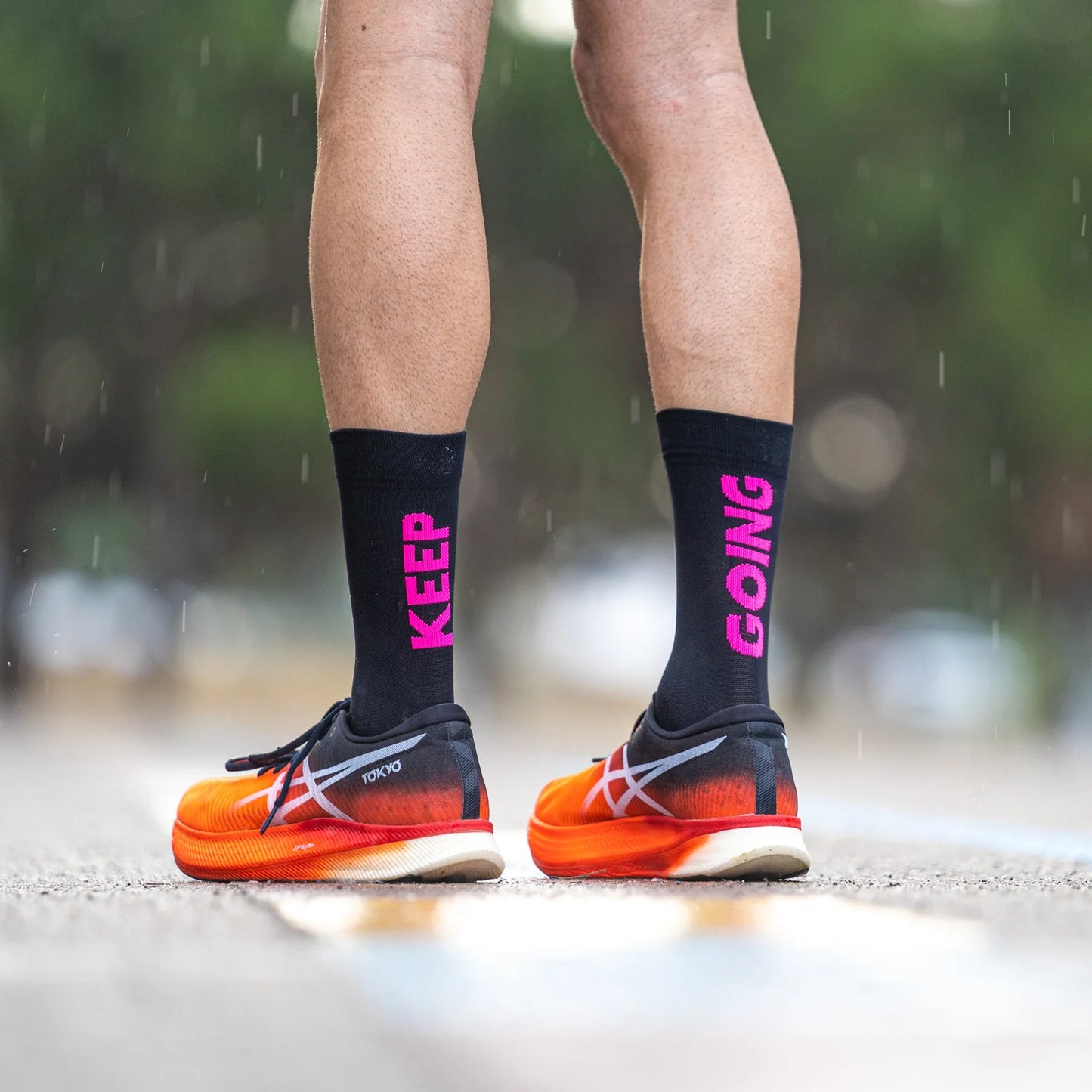 KEEP GOING BLACK - RUNNING SOCKS